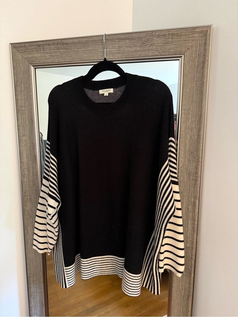 Max Studio Oversize Black Sweater with Striped Sleeves